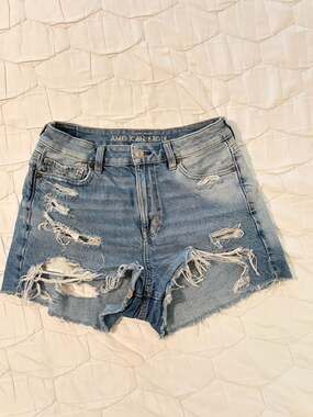 American Eagle Outfitters Destroyed Denim Jean Shorts Size 4 Cutoff Daisy Dukes
